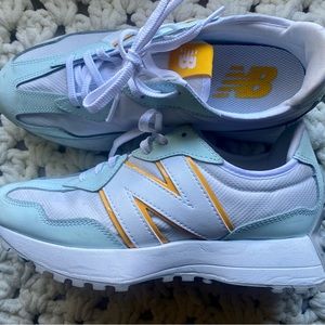 New Balance Womens 327